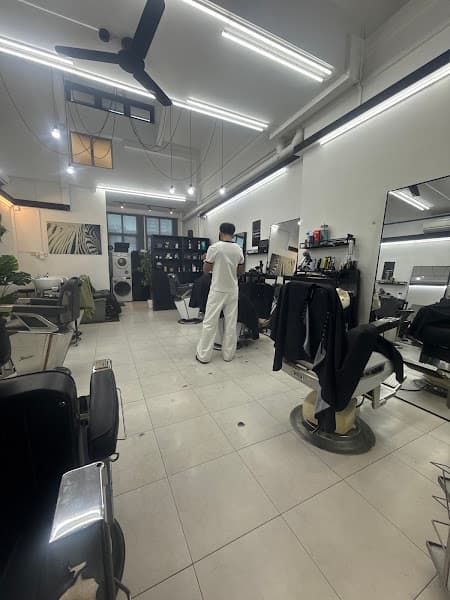 Residence Barber - Photo 5 Residence Barber - Photo 5