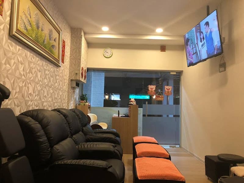 Traditional Foot Reflexology Traditional Foot Reflexology