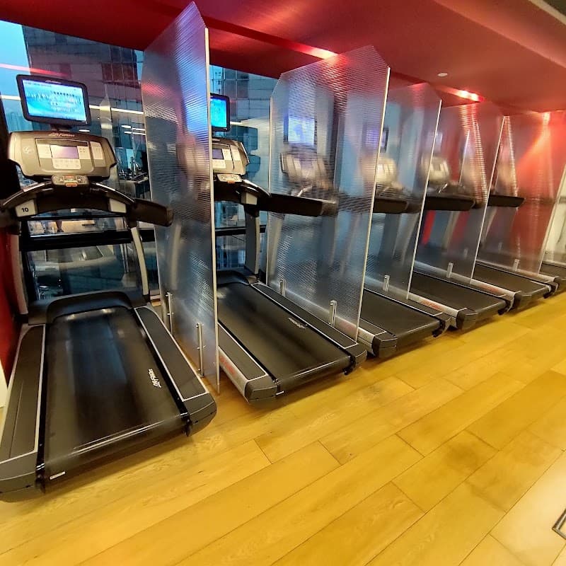 PURE Fitness Lee Theatre - Photo 3 PURE Fitness Lee Theatre - Photo 3