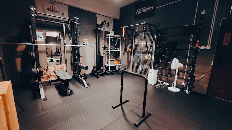 Lifexit生.本原 - 牛頭角瑜珈館 Yoga studio •哈達瑜珈•空中瑜珈•TRX•肌力訓練•痛症紓緩•頌缽療癒•一對一私人教練•租場 - Photo 4 Lifexit生.本原 - 牛頭角瑜珈館 Yoga studio •哈達瑜珈•空中瑜珈•TRX•肌力訓練•痛症紓緩•頌缽療癒•一對一私人教練•租場 - Photo 4
