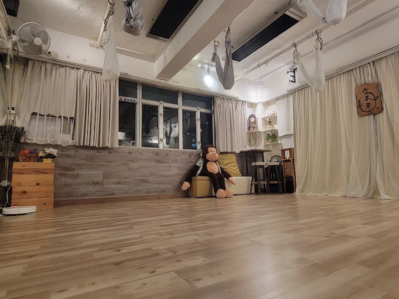 Lifexit生.本原 - 牛頭角瑜珈館 Yoga studio •哈達瑜珈•空中瑜珈•TRX•肌力訓練•痛症紓緩•頌缽療癒•一對一私人教練•租場 Lifexit生.本原 - 牛頭角瑜珈館 Yoga studio •哈達瑜珈•空中瑜珈•TRX•肌力訓練•痛症紓緩•頌缽療癒•一對一私人教練•租場