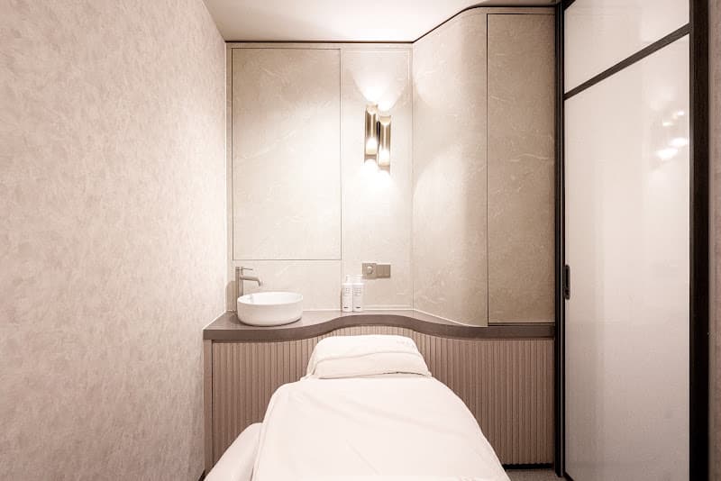 reenex 膠原自生 - 朗豪坊中心 - 旺角 Mong Kok - Photo 3 reenex 膠原自生 - 朗豪坊中心 - 旺角 Mong Kok - Photo 3