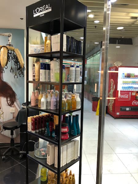 Hoi Lam Hair 凱琳髮型 - Photo 4 Hoi Lam Hair 凱琳髮型 - Photo 4