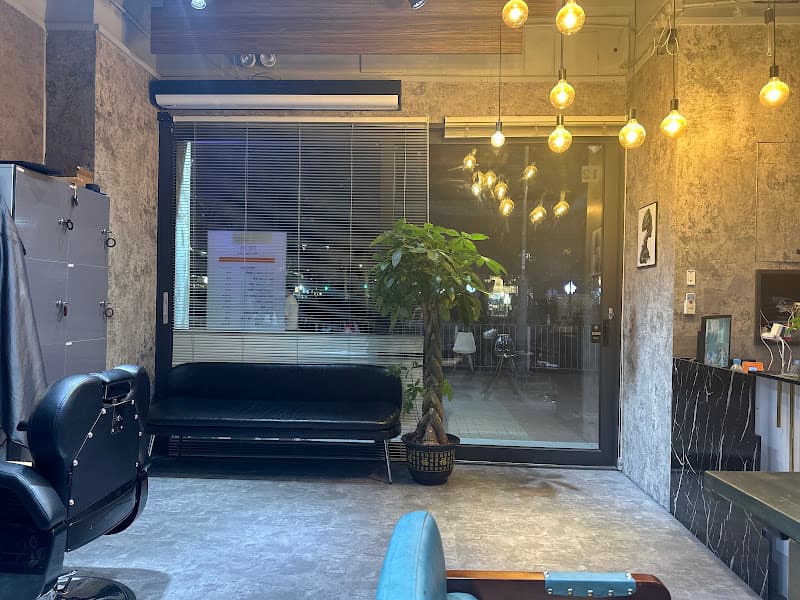 MICA SALON - Photo 1 MICA SALON - Photo 1